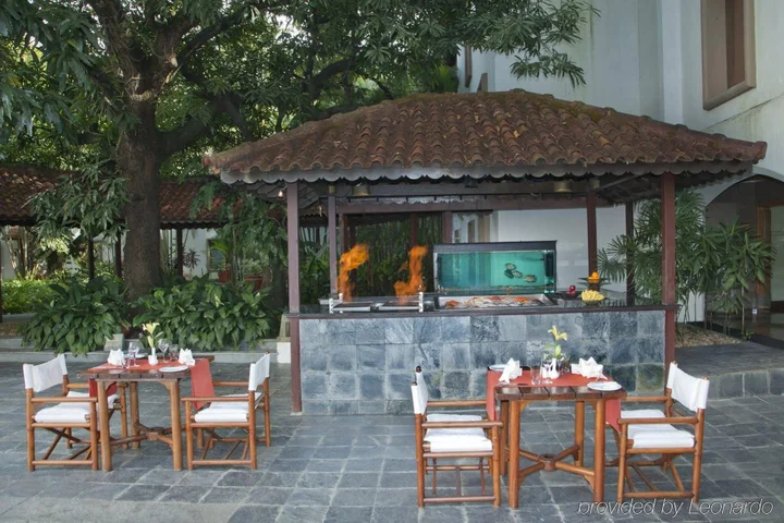 Коччи: The Fern Kochi, Series by Marriott