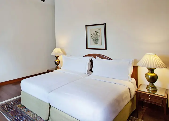 Нью-Дели: Maidens Hotel
