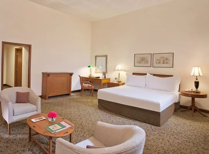 Нью-Дели: Maidens Hotel
