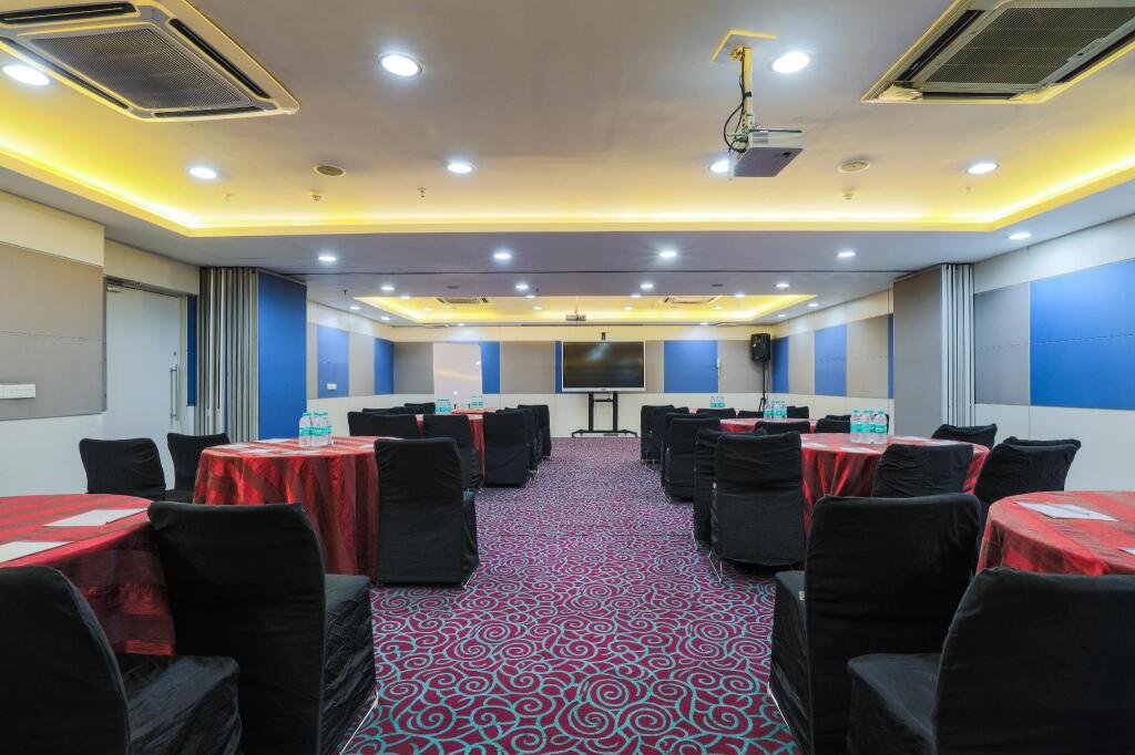 Нью-Дели: Hotel Blue Stone - Nehru Place