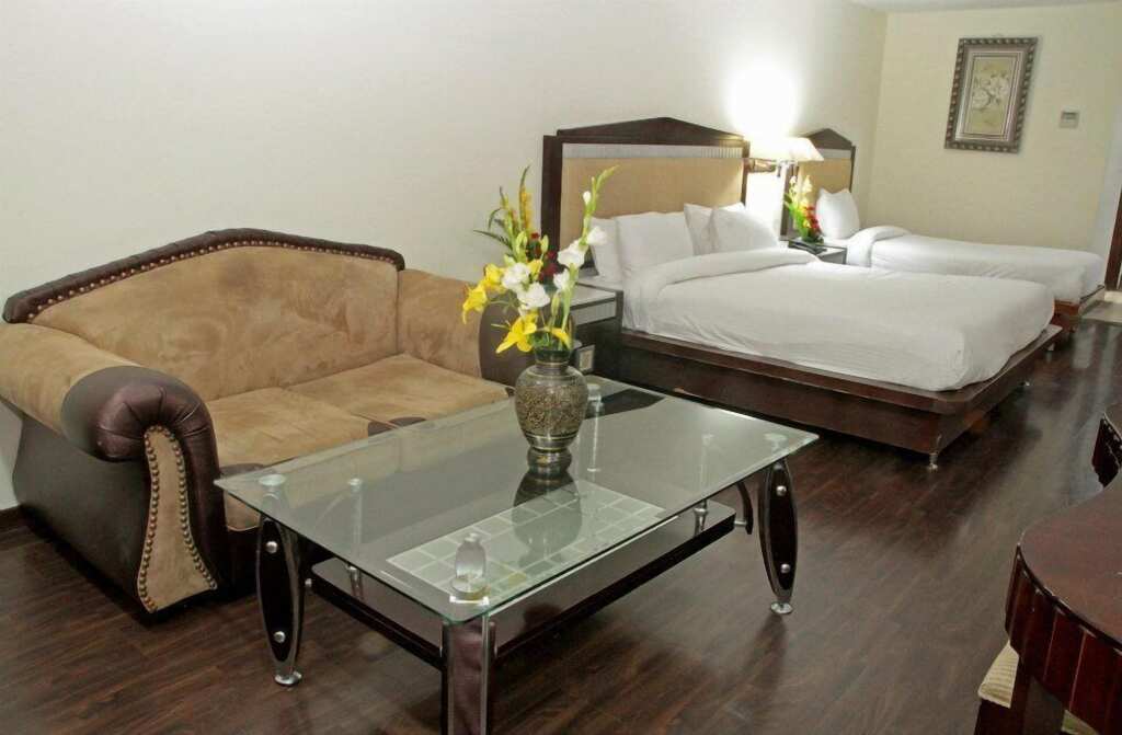 Шринагар: The Residency Hotel