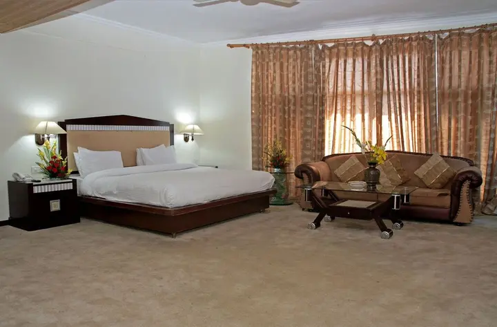 Шринагар: The Residency Hotel