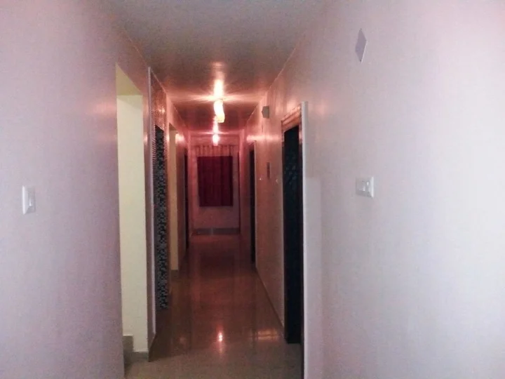 Гайя: Hotel Viraat Inn