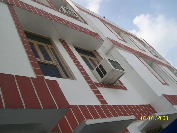 Гайя: Hotel Viraat Inn