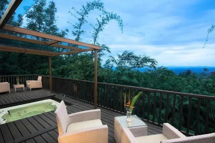 Какабе: The Tamara Coorg
