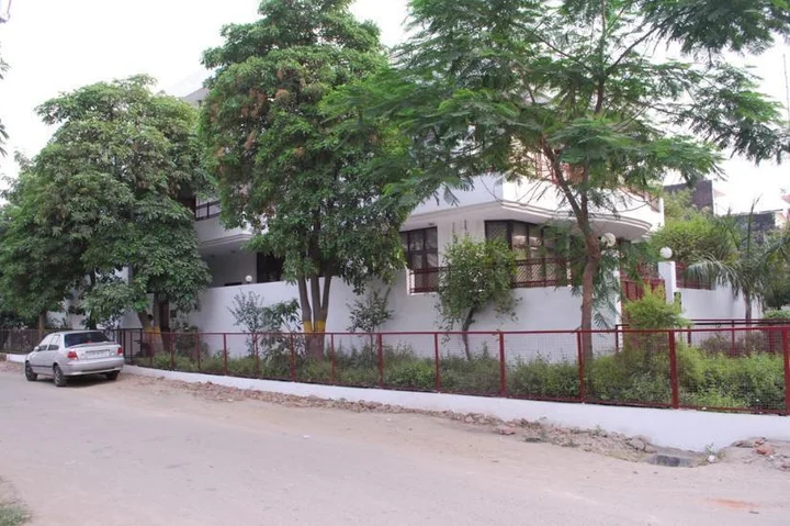 Нойда: The Signature Crest - Noida