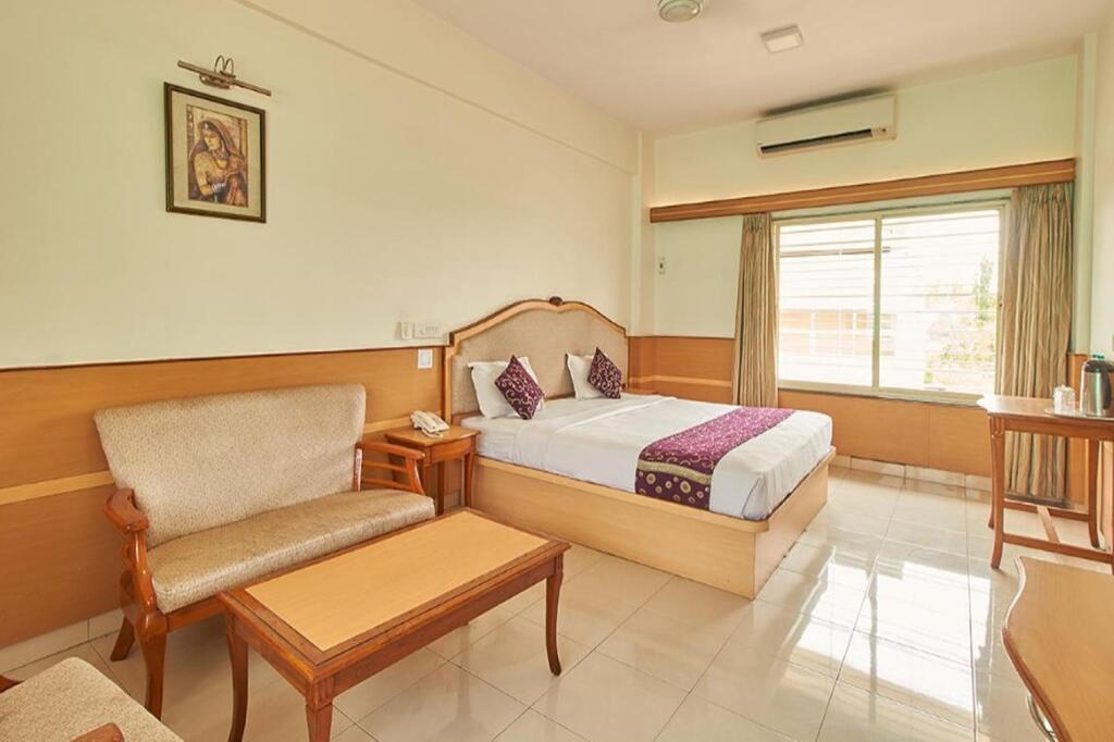 Аурангабад: Hotel Atithi