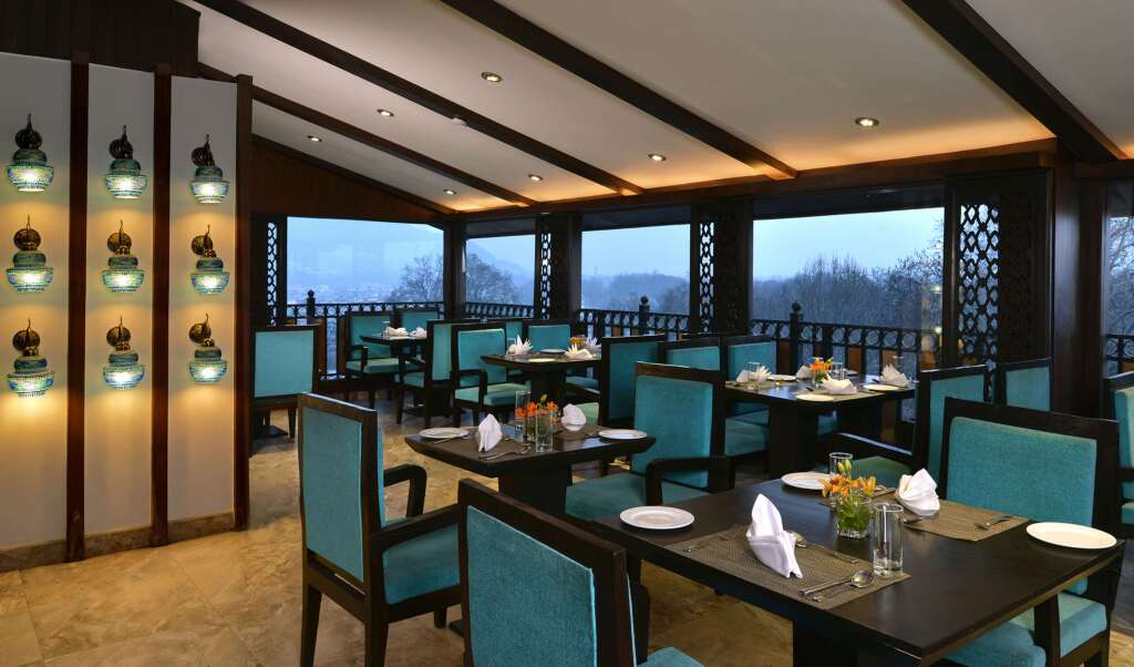 Шринагар: Golden Tulip