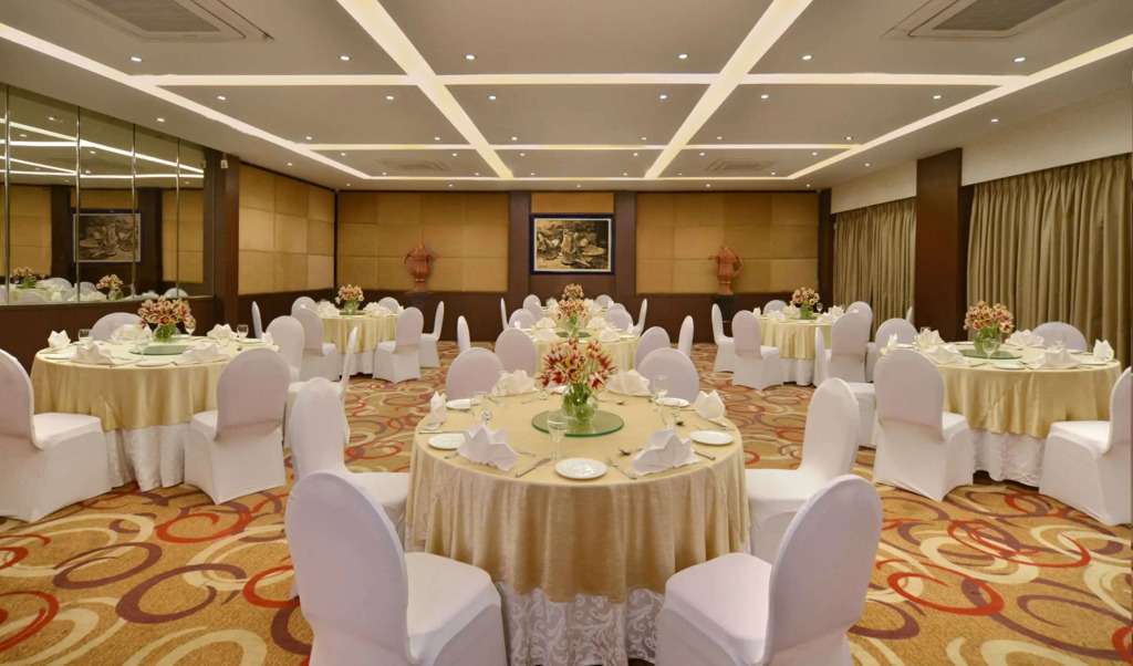 Шринагар: Golden Tulip