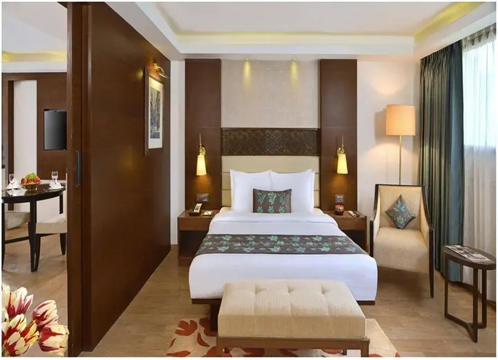 Шринагар: Golden Tulip