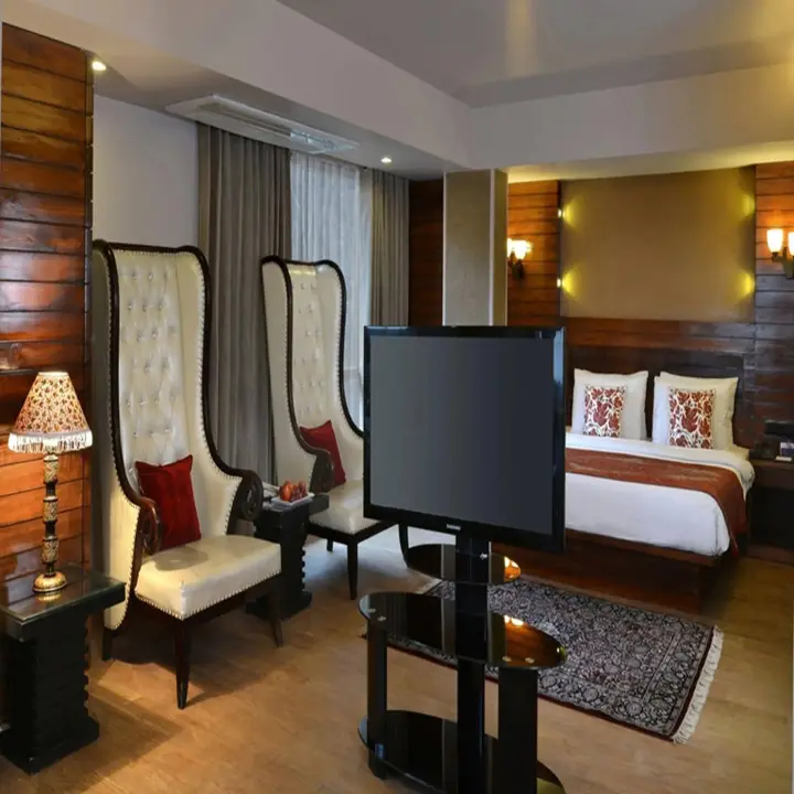 Шринагар: Golden Tulip