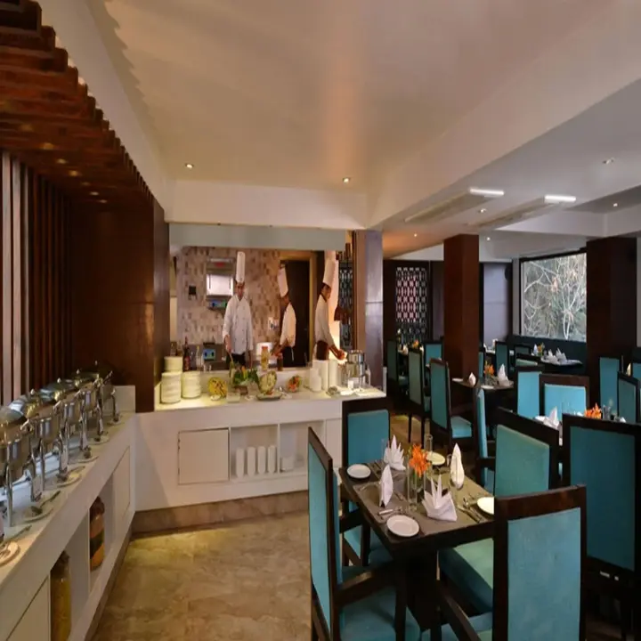 Шринагар: Golden Tulip