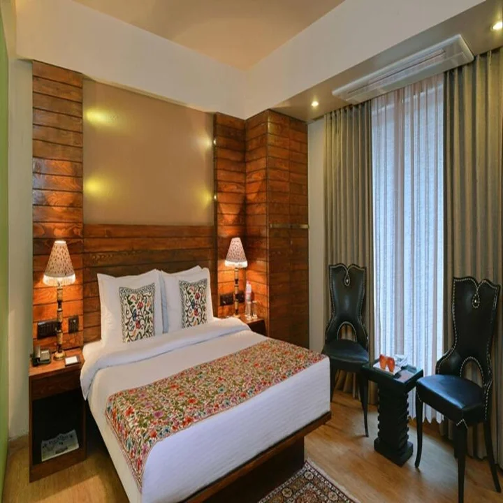 Шринагар: Golden Tulip