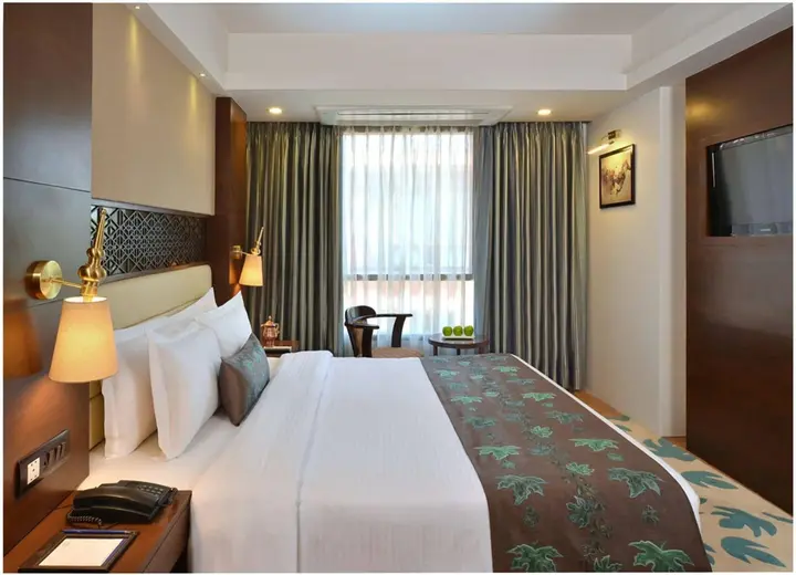 Шринагар: Golden Tulip