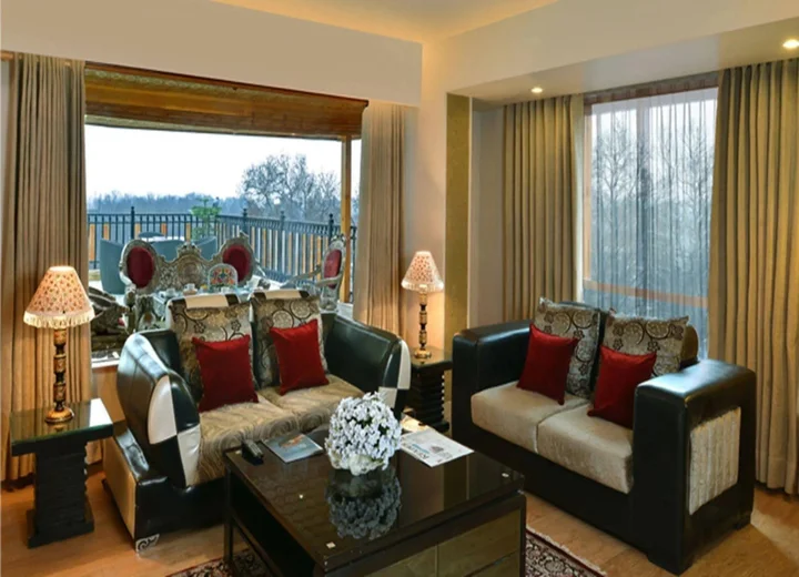 Шринагар: Golden Tulip