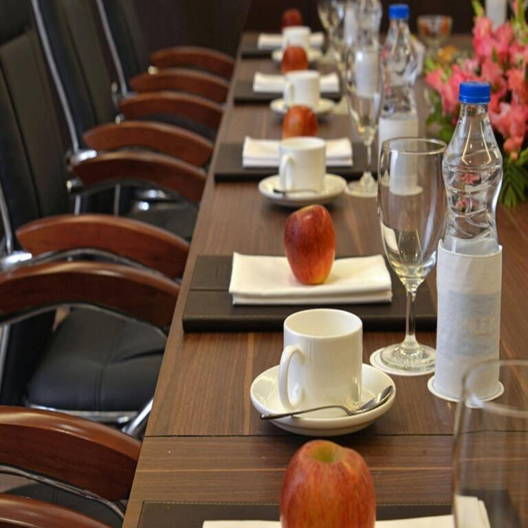 Шринагар: Golden Tulip