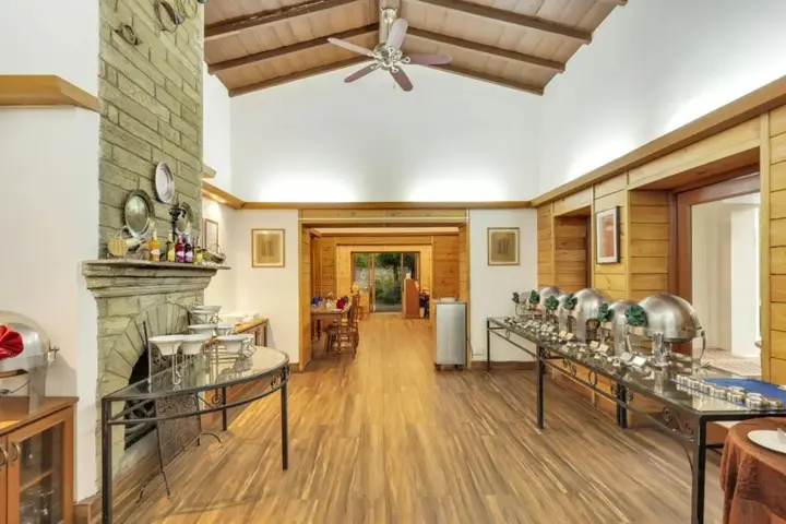 Раникхет: Club Mahindra Binsar Valley
