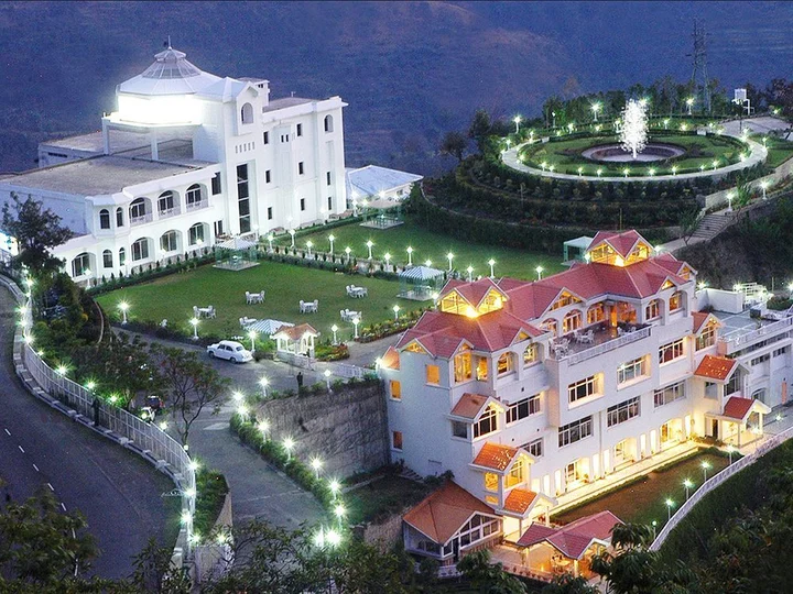 Куфри: Club Mahindra Kandaghat Resort