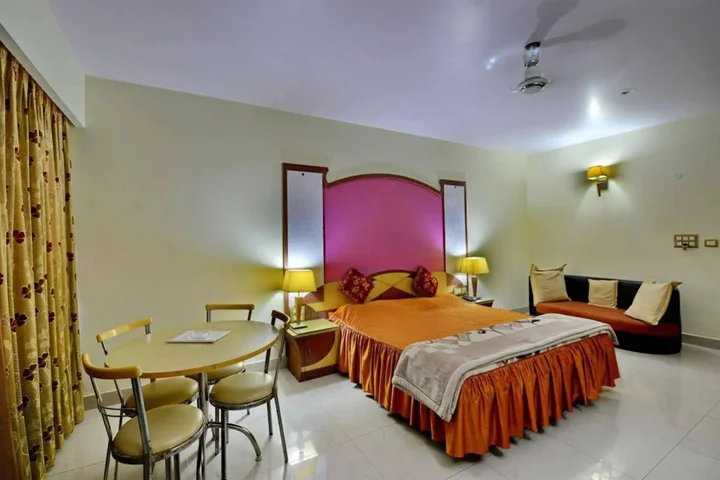 Патна: Royal King Resorts