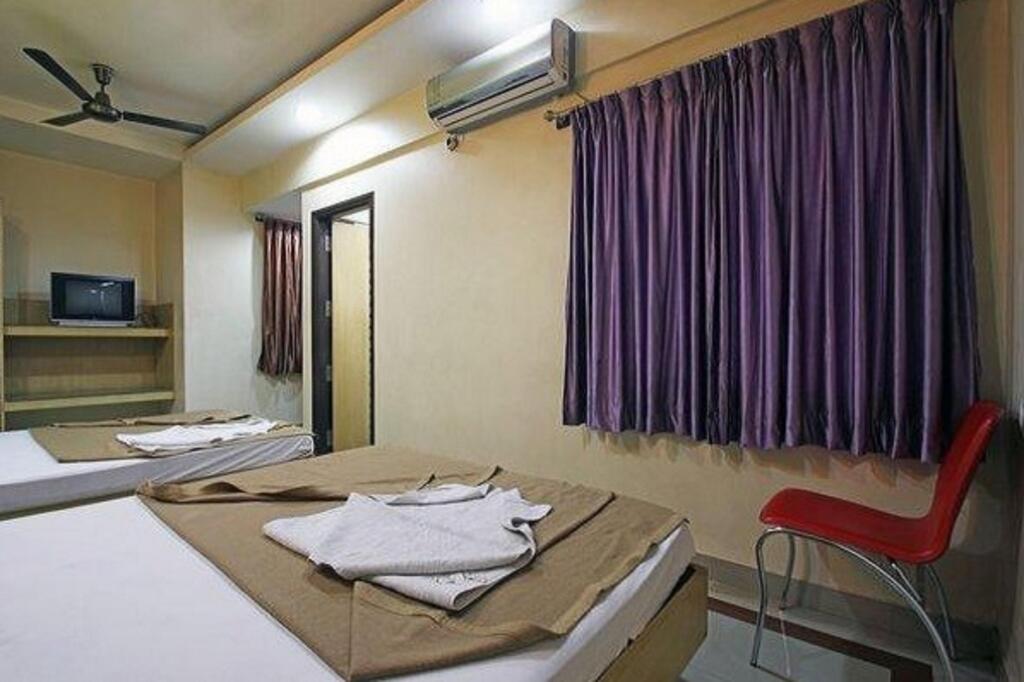 Бангалор: UG Royal Hotel