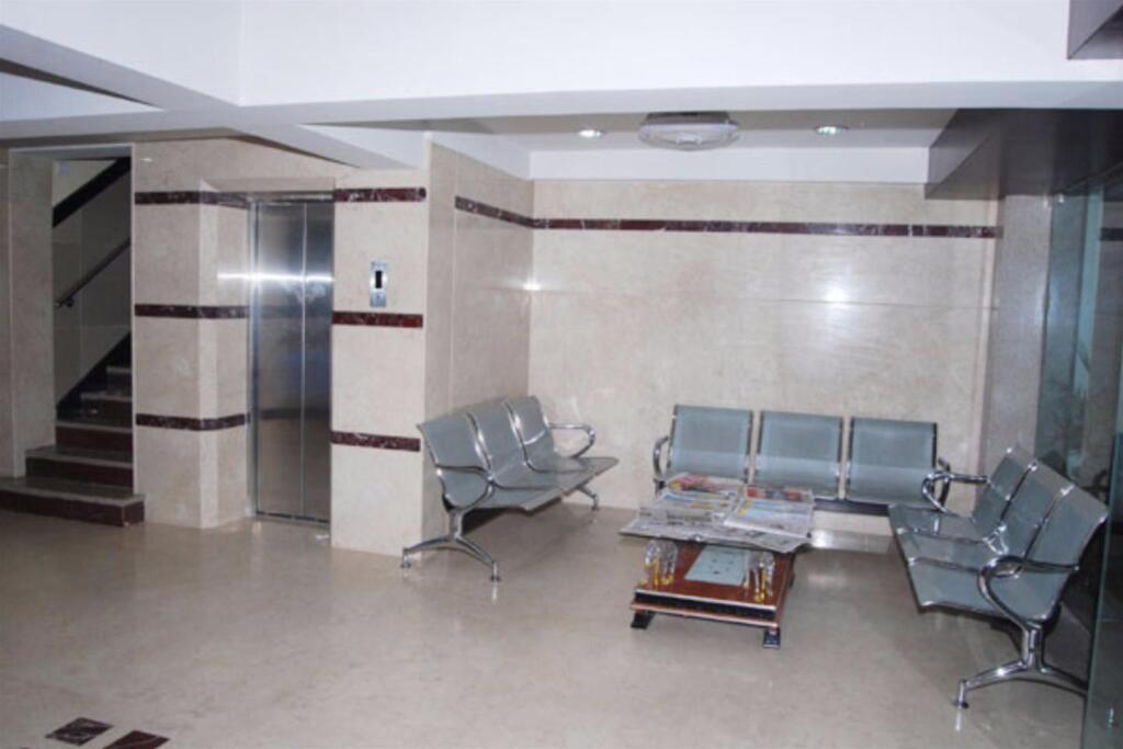 Бангалор: UG Royal Hotel