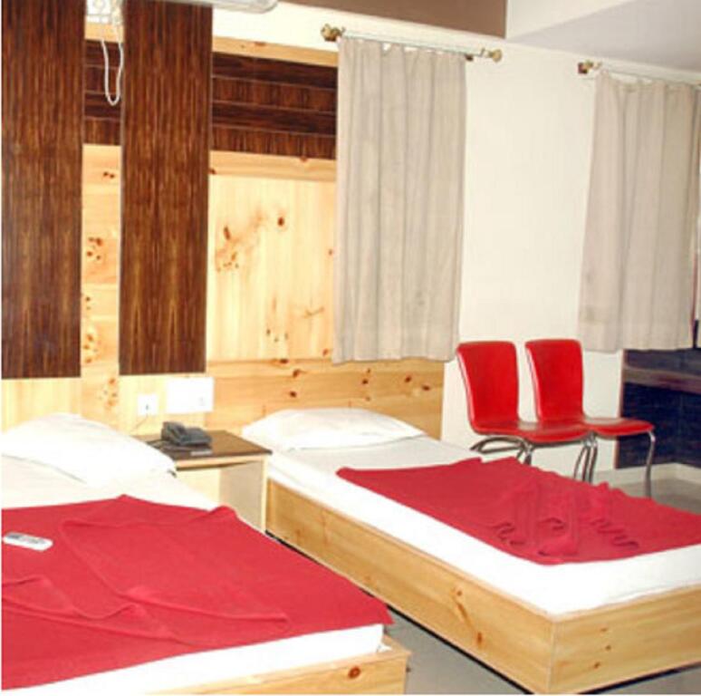 Бангалор: UG Royal Hotel