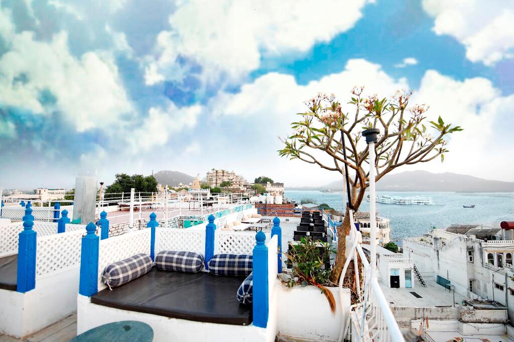 Удаипур: The Lake View Hotel – On Lake Pichola