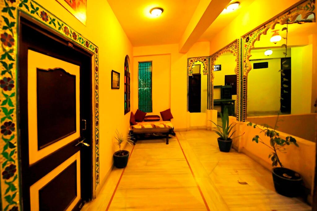 Удаипур: The Lake View Hotel – On Lake Pichola