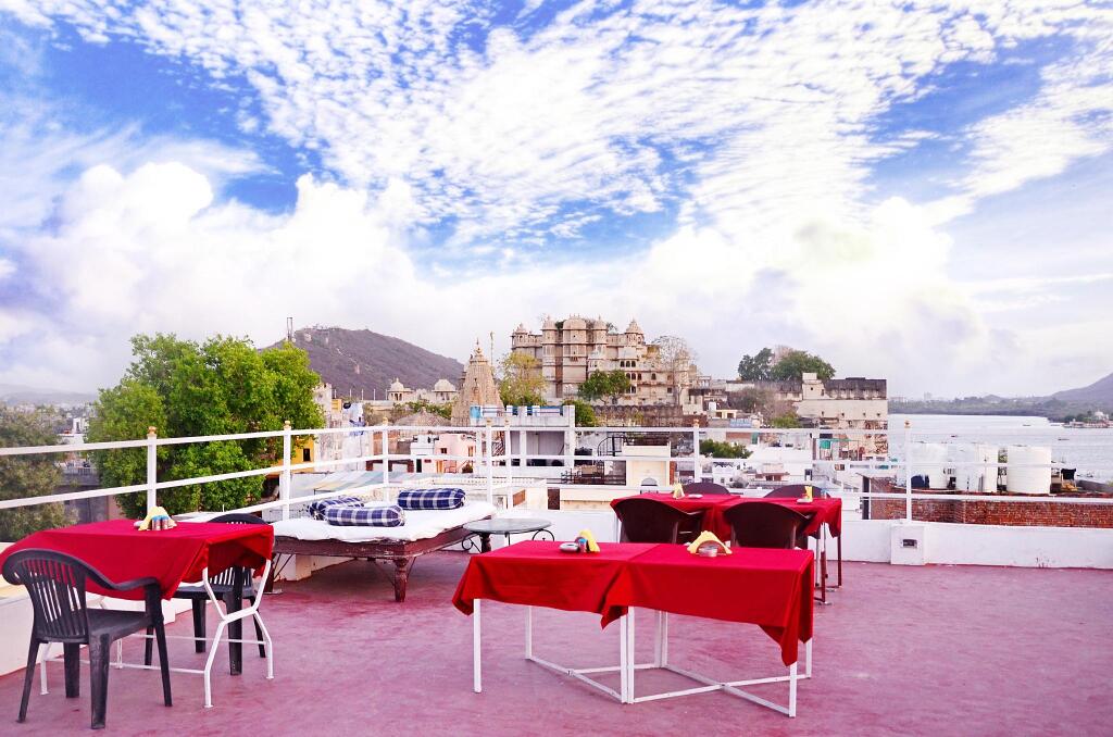 Удаипур: The Lake View Hotel – On Lake Pichola