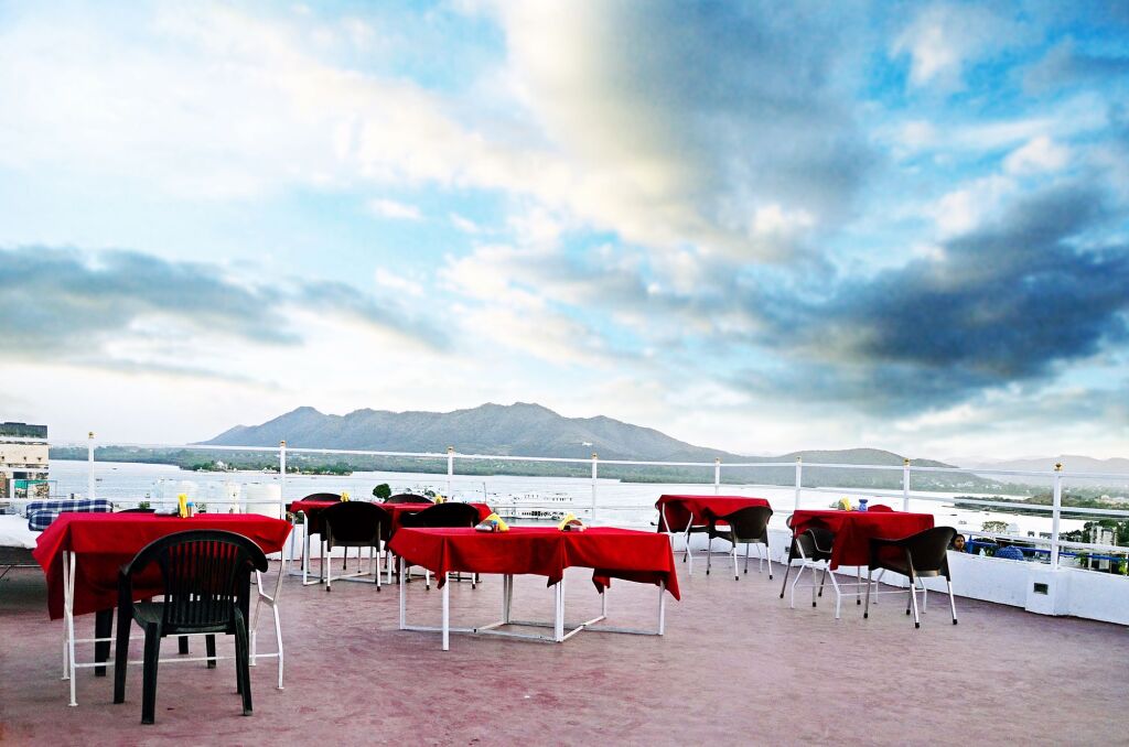 Удаипур: The Lake View Hotel – On Lake Pichola