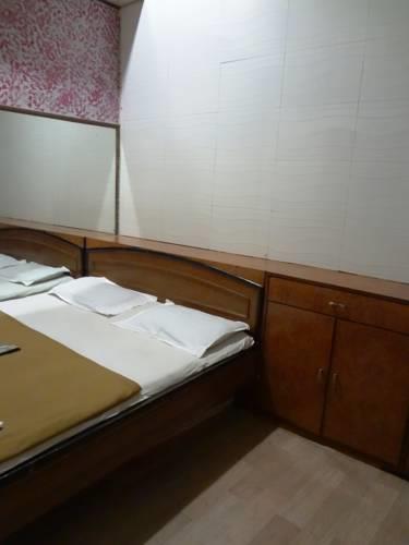 Мумбаи: Shahana Guest House & Dormitory