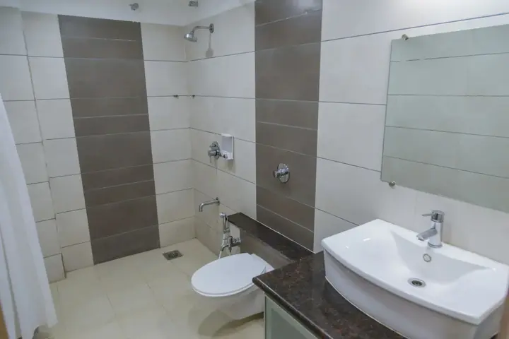 Ахмедабад: Ginger Ahmedabad, Satellite