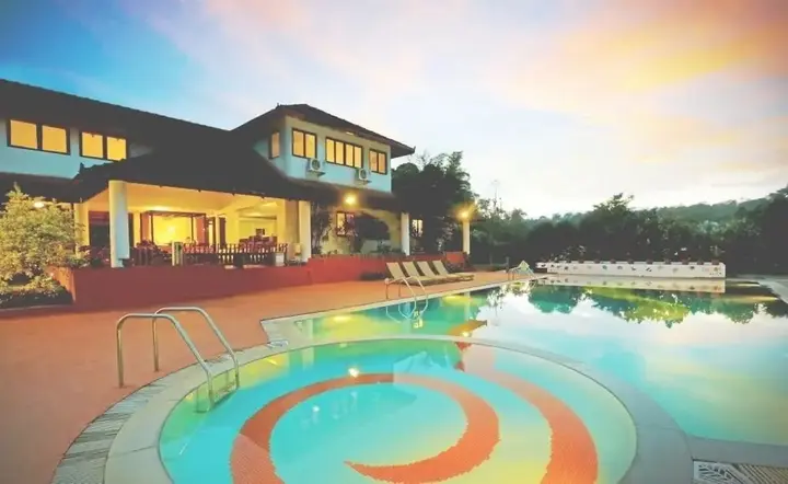 Кушалнагар: Kadkani Riverside Resort