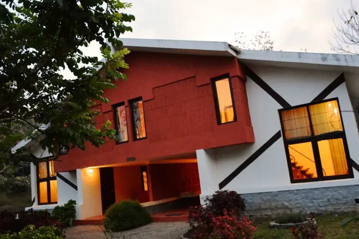Кушалнагар: Kadkani Riverside Resort