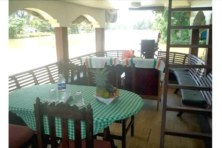 Аллеппи: Sreekrishna Houseboat