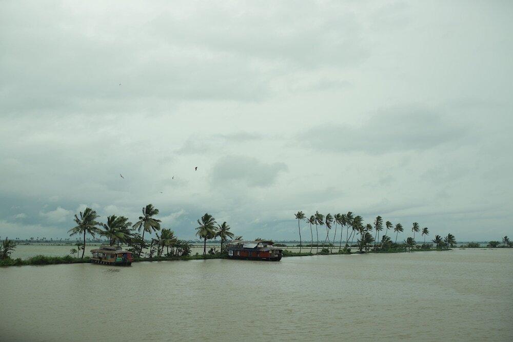 Аллеппи: Sreekrishna Houseboat