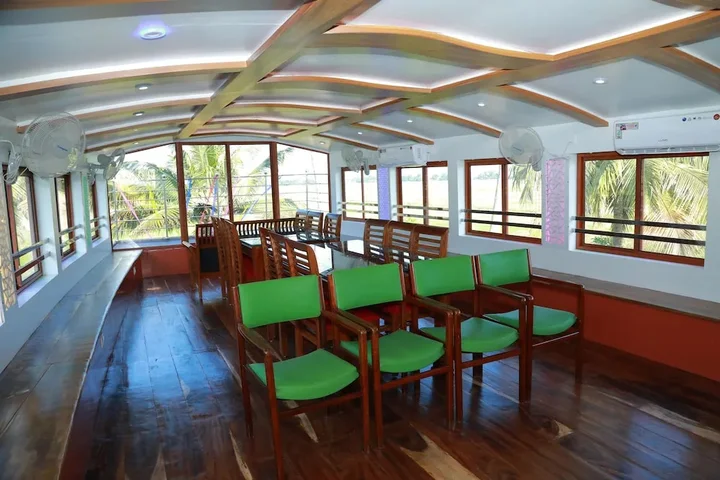 Аллеппи: Sreekrishna Houseboat