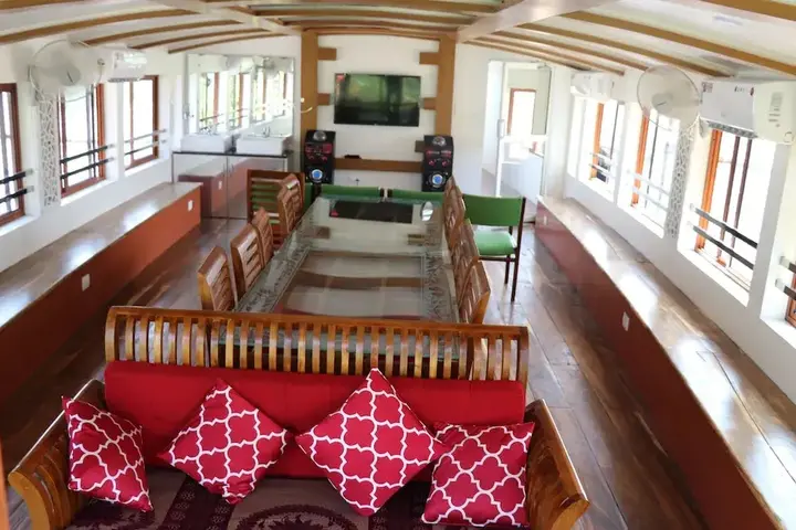 Аллеппи: Sreekrishna Houseboat