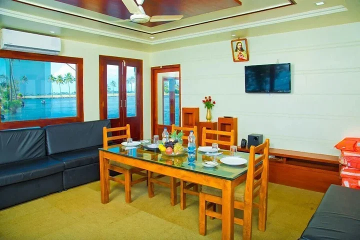 Аллеппи: Sreekrishna Houseboat
