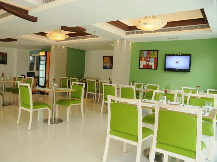 Тируванантапурам: Biverah Hotel & Suites