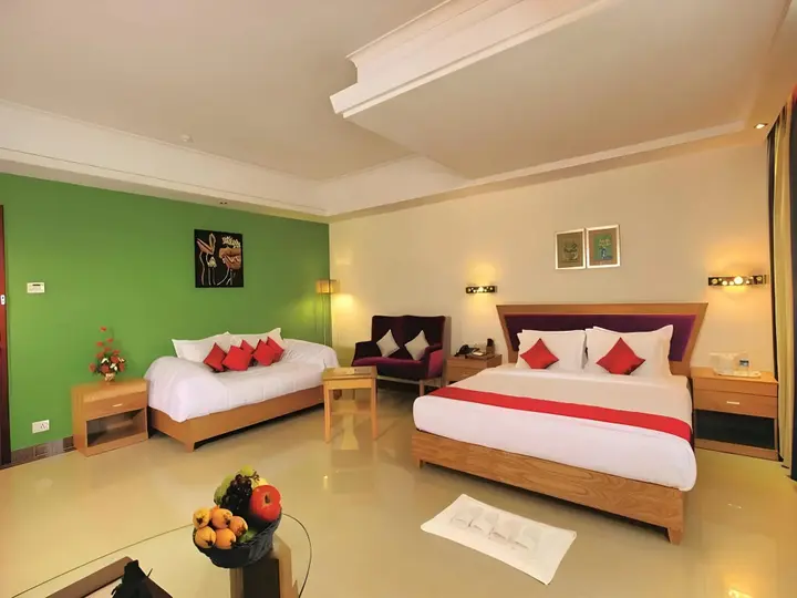 Тируванантапурам: Biverah Hotel & Suites