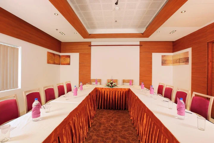 Тируванантапурам: Biverah Hotel & Suites