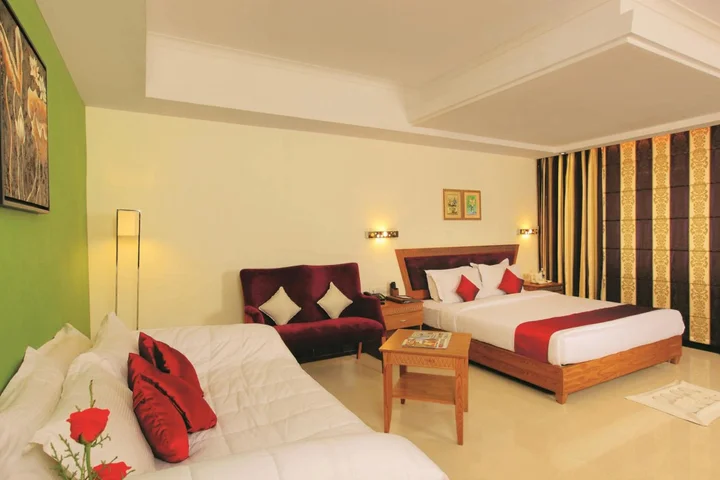 Тируванантапурам: Biverah Hotel & Suites