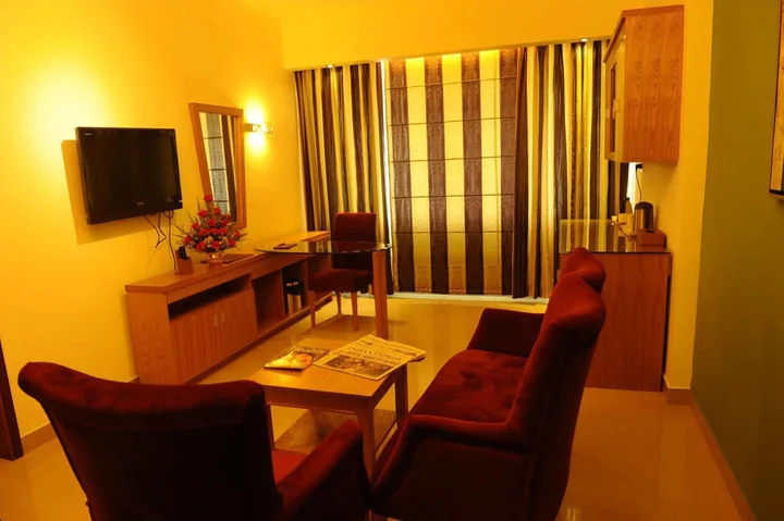 Тируванантапурам: Biverah Hotel & Suites