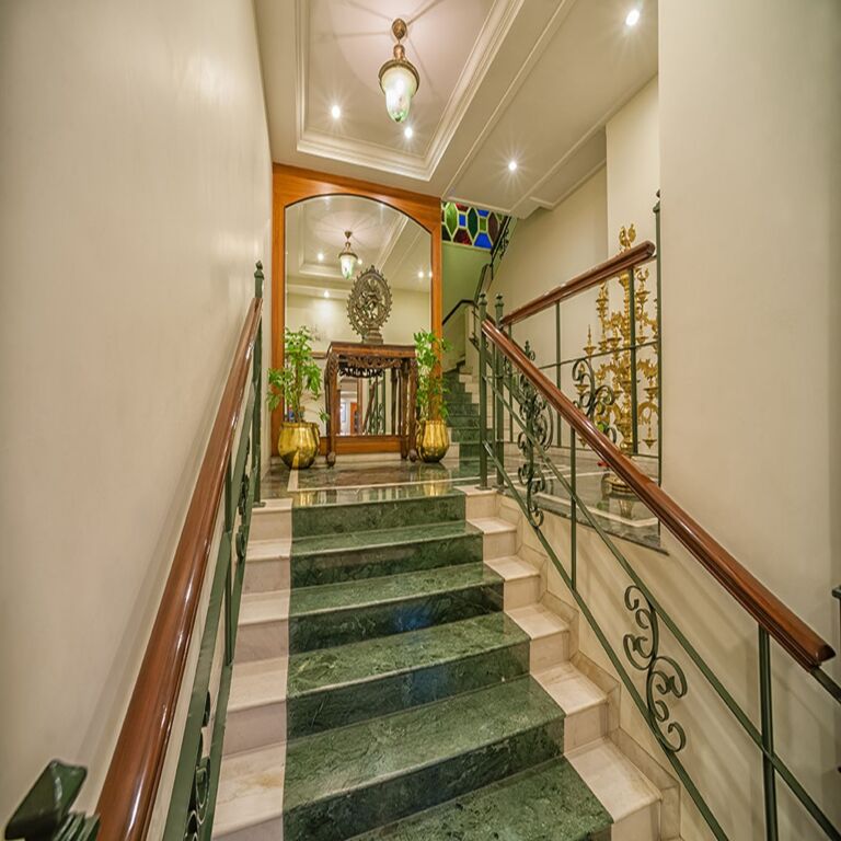 Ширди: Renest Shraddha Inn - Shirdi