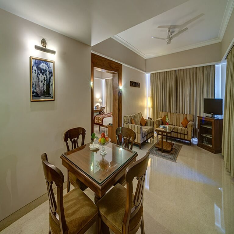 Ширди: Renest Shraddha Inn - Shirdi