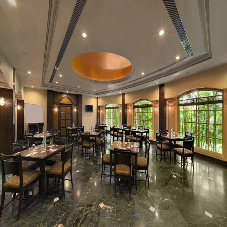 Ширди: Renest Shraddha Inn - Shirdi