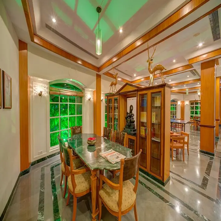Ширди: Renest Shraddha Inn - Shirdi