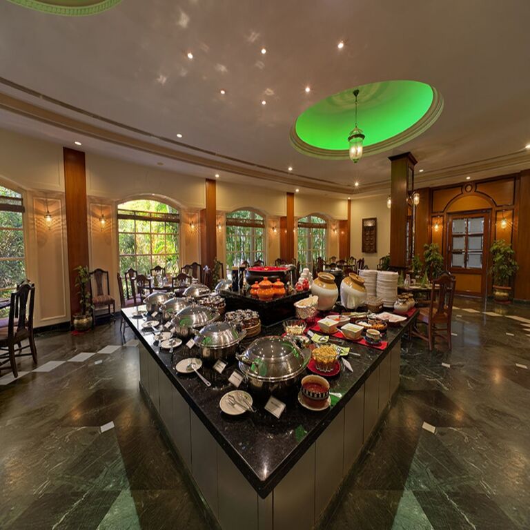 Ширди: Renest Shraddha Inn - Shirdi