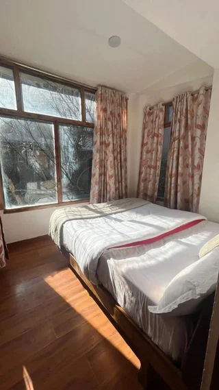 Манали: Tourist Hotel